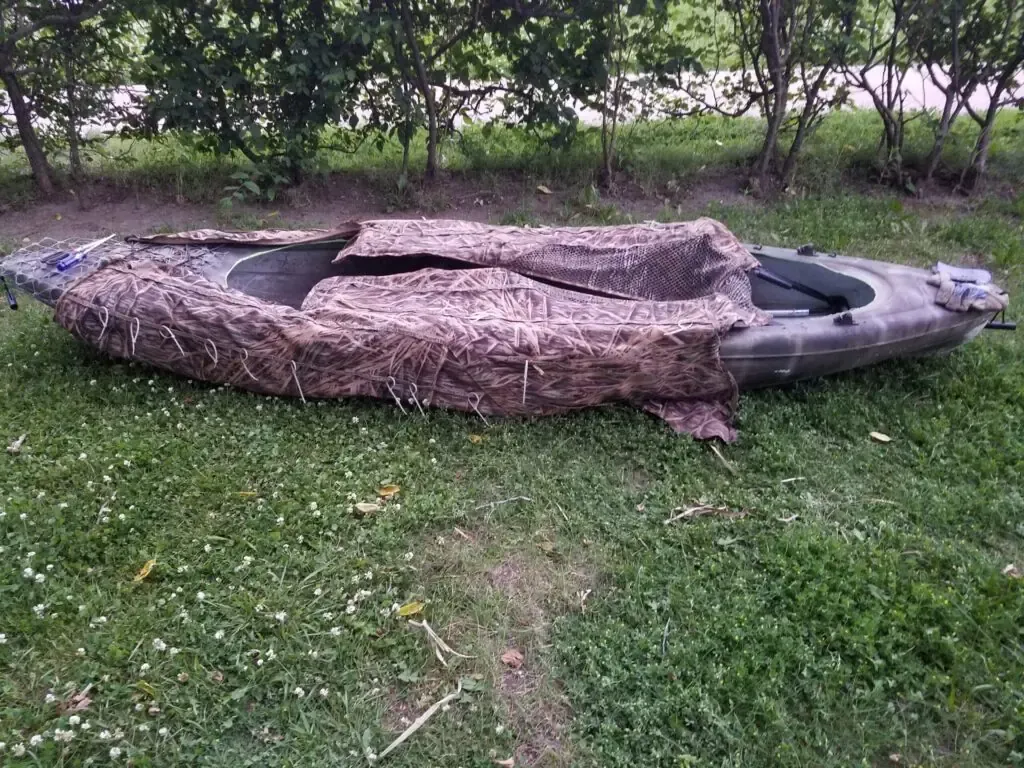 Kayak duck blind with flip open doors